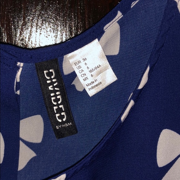Navy and white bow crop top, H&M, size 6 - Picture 2 of 4